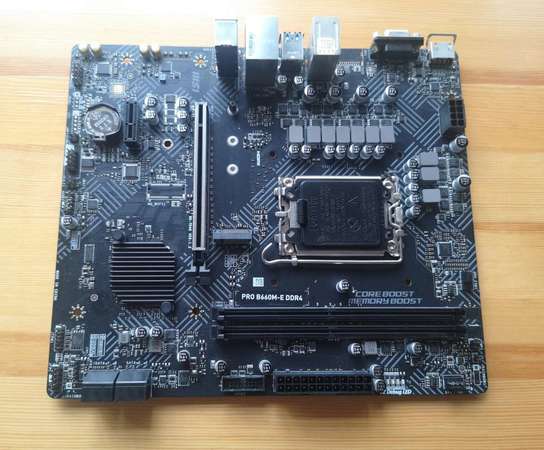 (RMA換新)MSI PRO B660M-E DDR4底板連背板