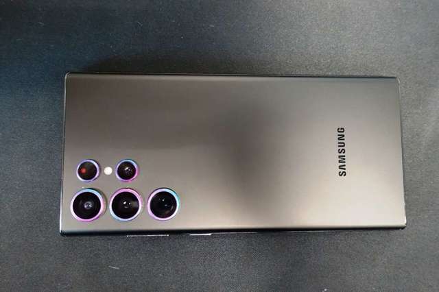 98% New Samsung Galaxy S22 Ultra (12+512) 黑色 行貨 (可Update Samsung UI 6.1)