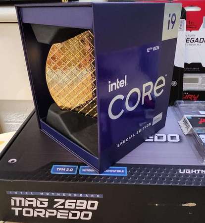 Intel® Core™ i9-12900KS 旗艦處理器，最高可達 5.50 GHz，有齊原装包装盒。