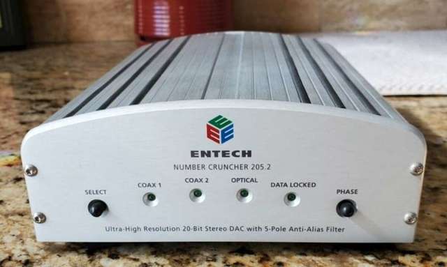 Entech number cruncher 205.2 20bit DAC