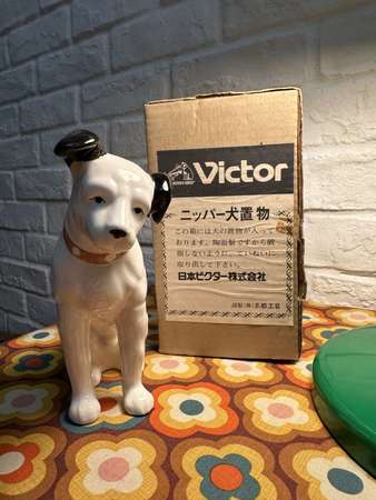 出售Nipper RCA Victor dog擺設一隻，整體95%新，高約21cm,跟原裝紙盒，有意請pm我，謝謝