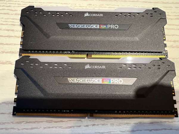 Corsair VENGEANCE RGB PRO 16GB (8GB x2) DDR4 3200MHz C16