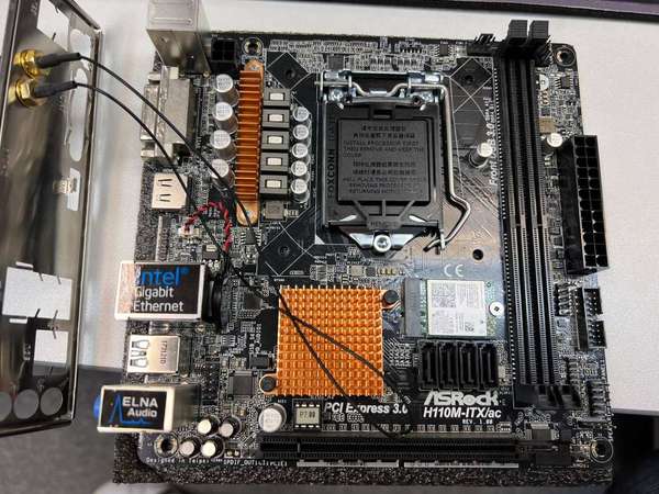 ASROCK H110M-ITX/ac M/B (連G4400 + D4 8G RAM + 2.5" 120 SSD )