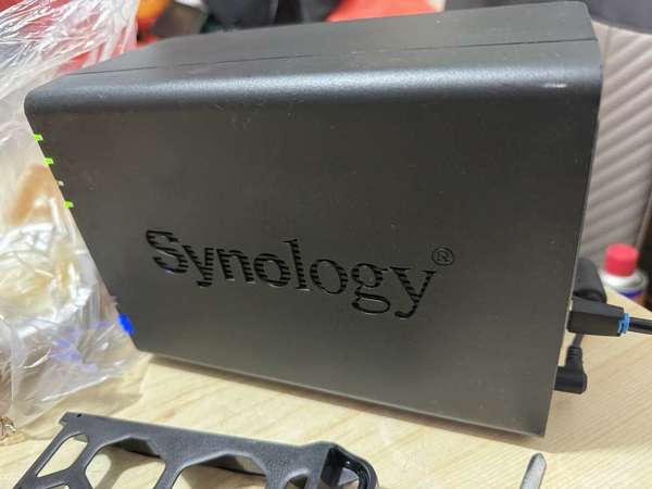 Synology DS218+ 「沒有膠殼面版」