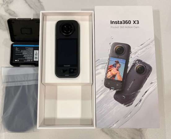 Insta360 X3 with 2 battery