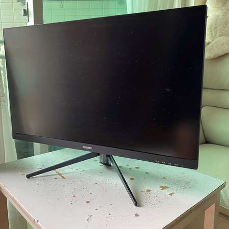 Philips 27 inches 2K monitor,  2x HDMI , 1 x display port. 90% new