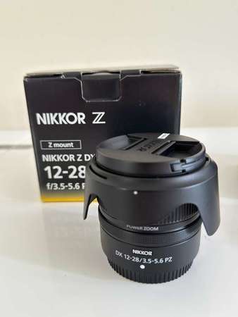 Nikon DX 12-28