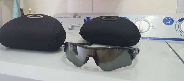 oakley 太陽眼鏡