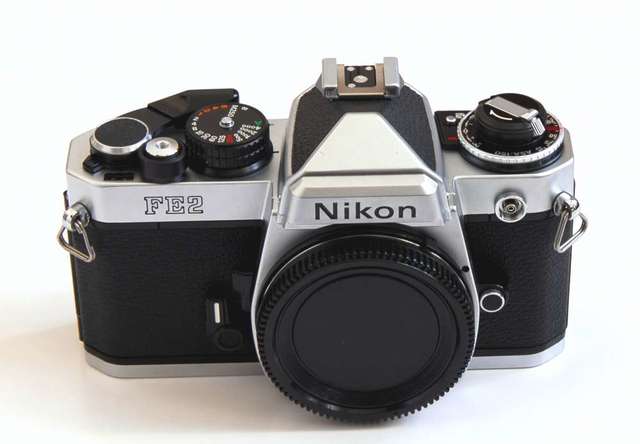 Nikon FE2 body 95% new 蜂巢簾快門