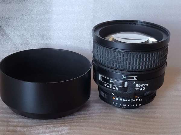 Nikon AF 85mm f/1.4D IF