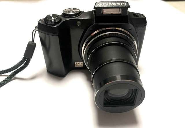 olympus sz-31mr 1600万像素 24倍变焦 3吋touch mon 运作正常 连原装