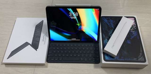 98% new ipad pro 11 (64g) wifi 2018 (全set卖)